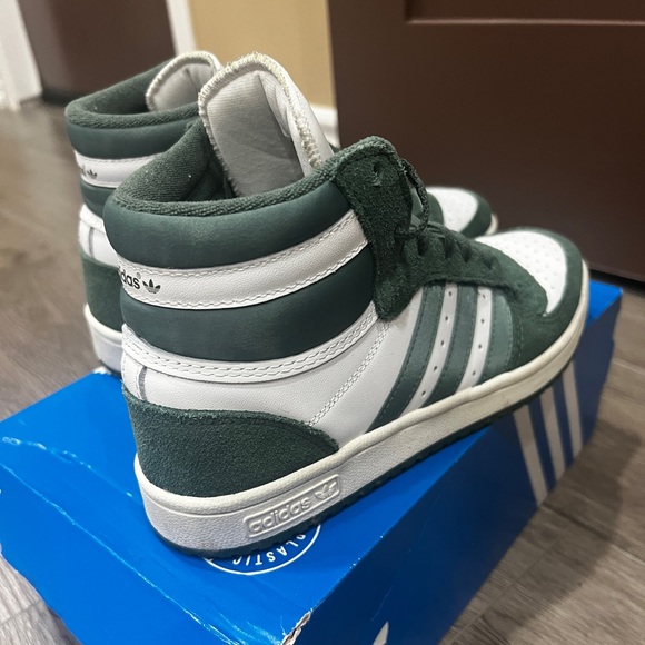 Adidas high tops - Picture 2 of 6